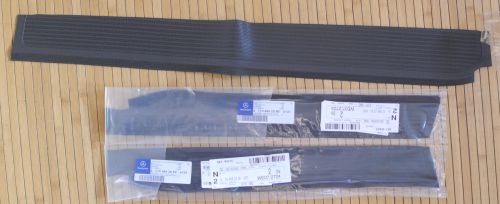 110 686 2480   Schwellerbelag vorne rechts dunkelgrau 6131
